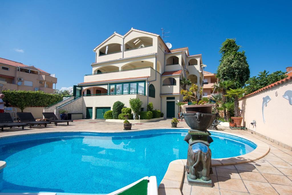 Apartments Marija Near Center Vodice Eksteriør billede