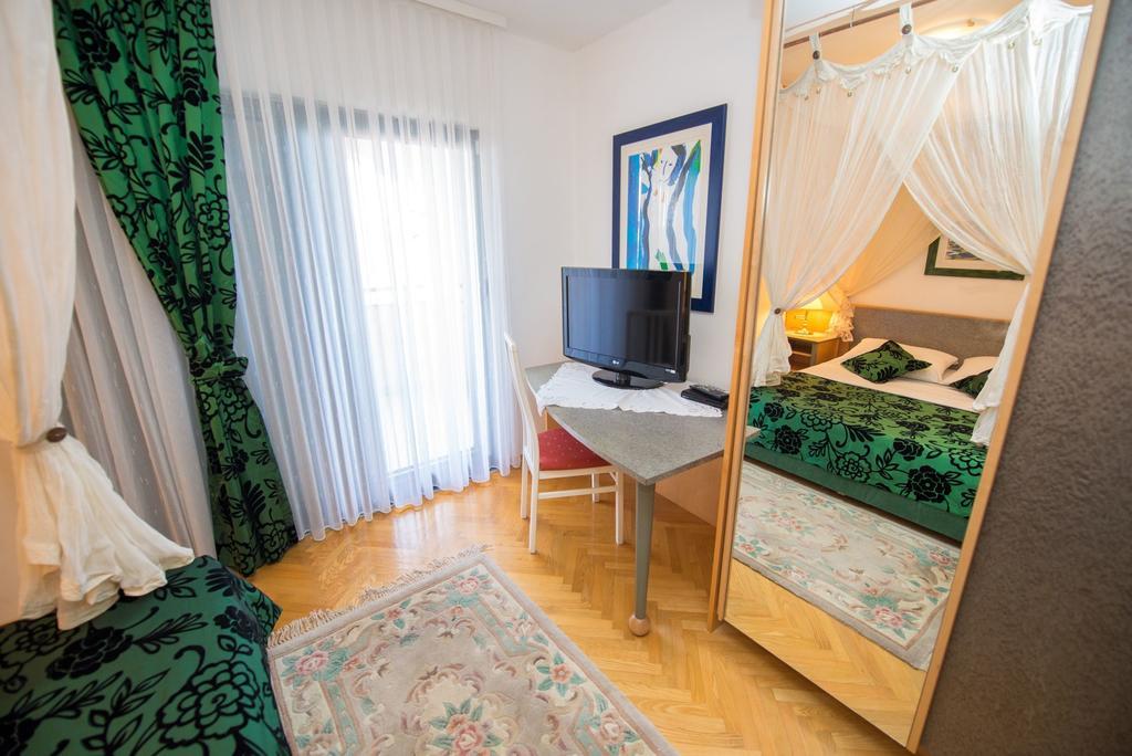 Apartments Marija Near Center Vodice Eksteriør billede