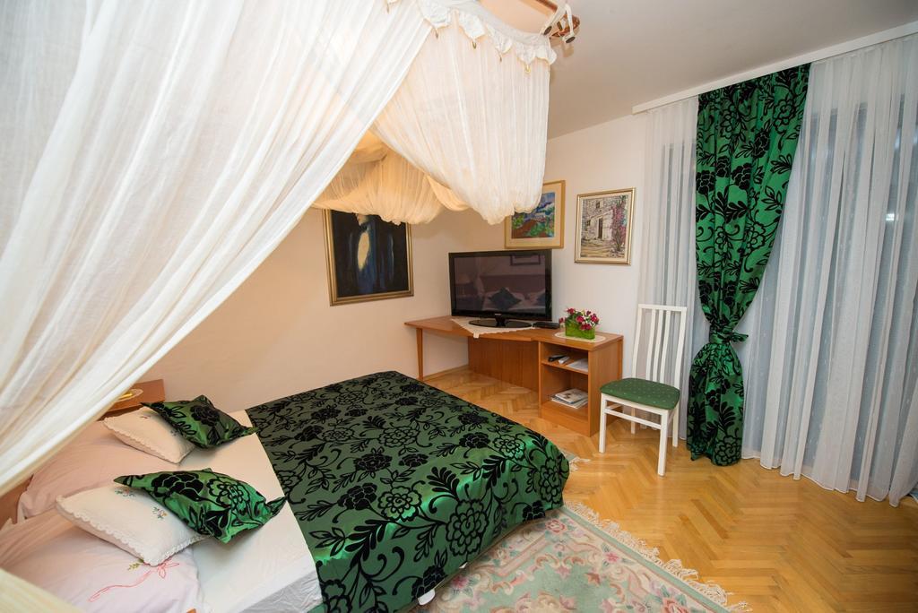 Apartments Marija Near Center Vodice Eksteriør billede
