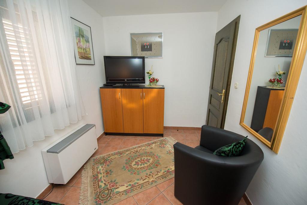 Apartments Marija Near Center Vodice Eksteriør billede